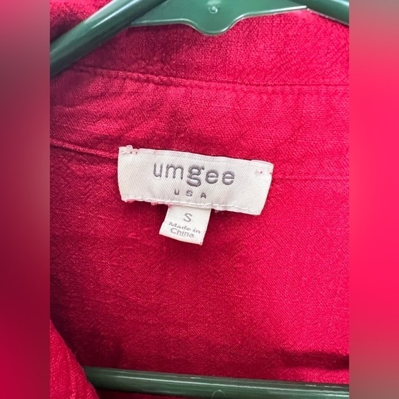 Small umgee red and leopard dress runs a little oversized. MN84 - Picture 3 of 3